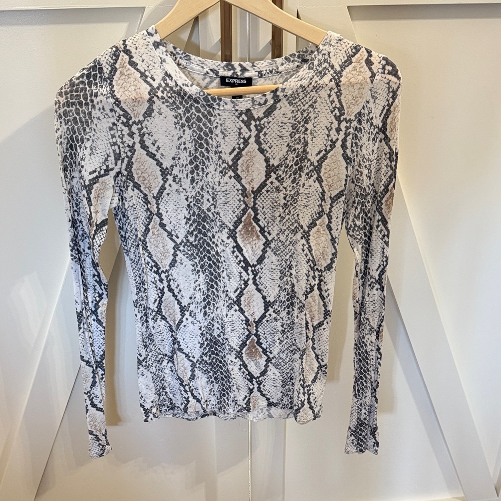 Express Black and Cream Snake Pattern Long Sleeve Tee